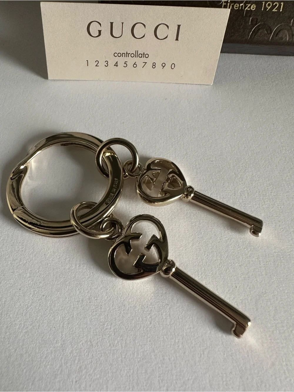 Gucci Interlocking GG Double Heart Key Ring Bag Charm Gold Tone with Box